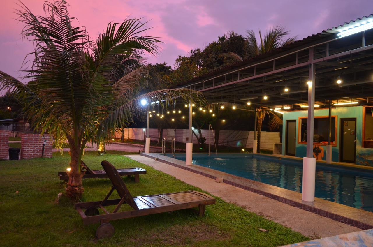 Sinar Eco Resort Kampong Bukit Panjang Esterno foto